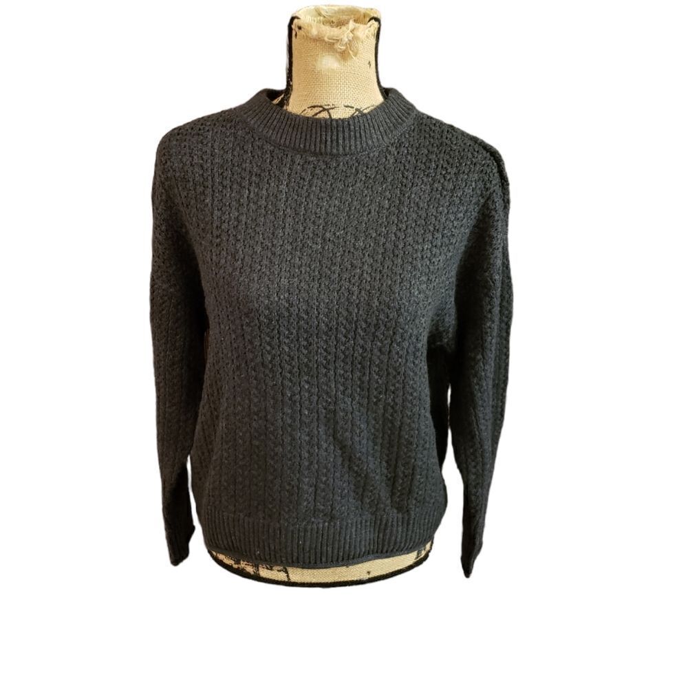 Universal Thread Sweater - Picture 11 of 11